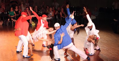 A Rueda de Casino team mid-performance at a world championship